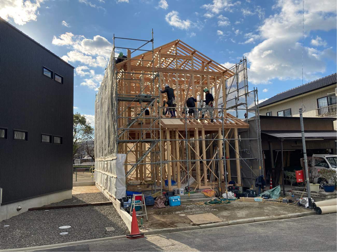 今治市南大門町にて上棟を行いました。 愛媛県今治市の新築一戸建て・注文住宅なら鳥生工務店